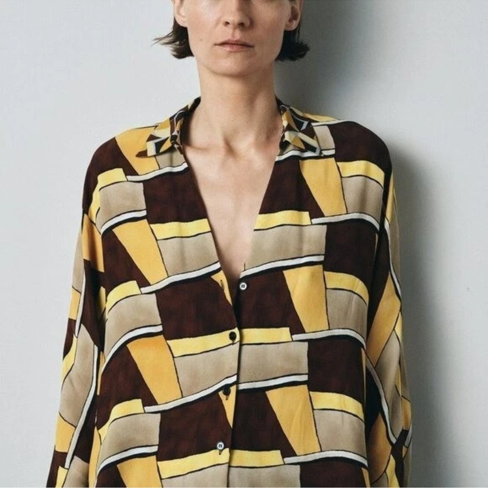 Zara geometric printed button front blouse shirt. Brown, yellow, beige. Lg.
